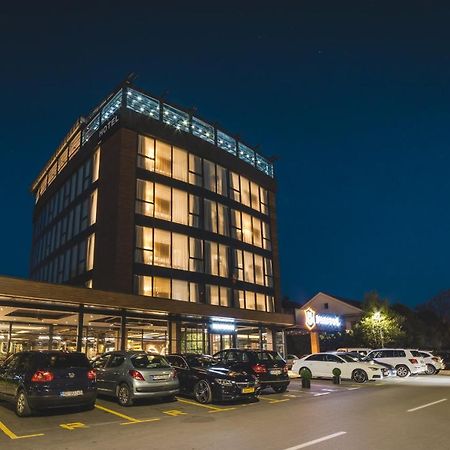 Bristol Hotel Подгорица Экстерьер фото