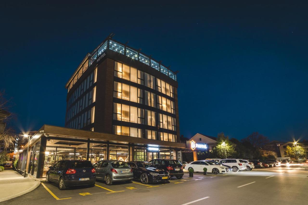 Bristol Hotel Подгорица Экстерьер фото
