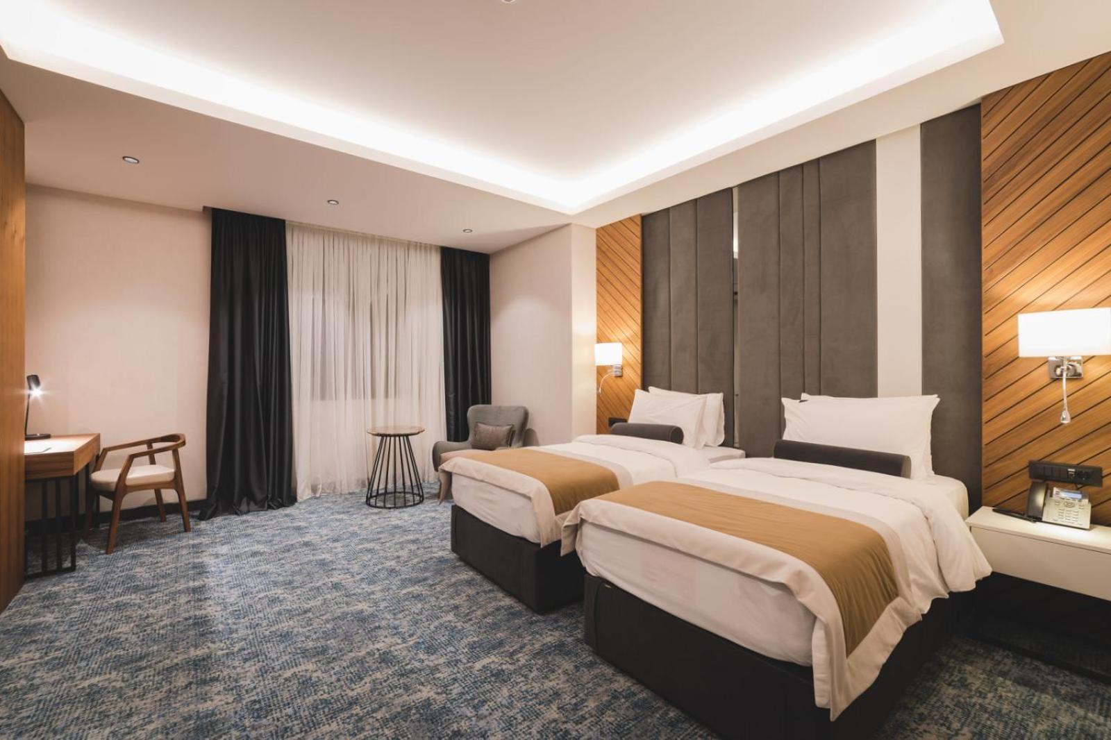 Bristol Hotel Подгорица Экстерьер фото